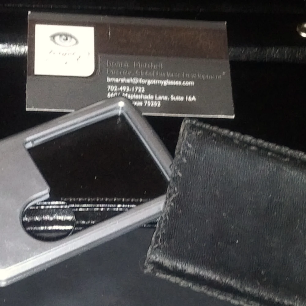 Amazing EFMG LED Lighted Card Size Magnifier Small Compact Powerful Convenient